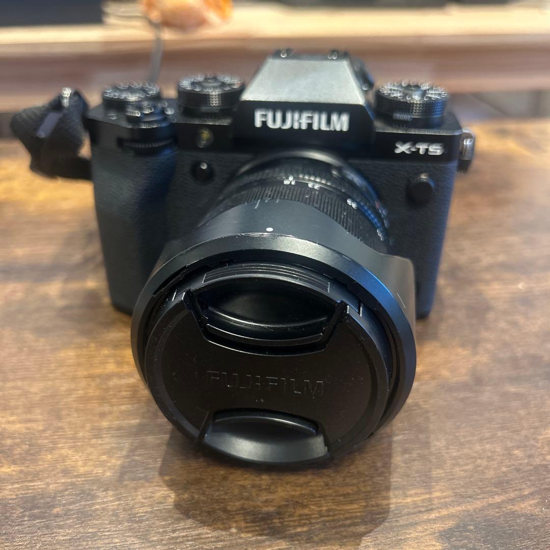 Fujifilm X-T5 ミラーレス一眼 18-55mm
