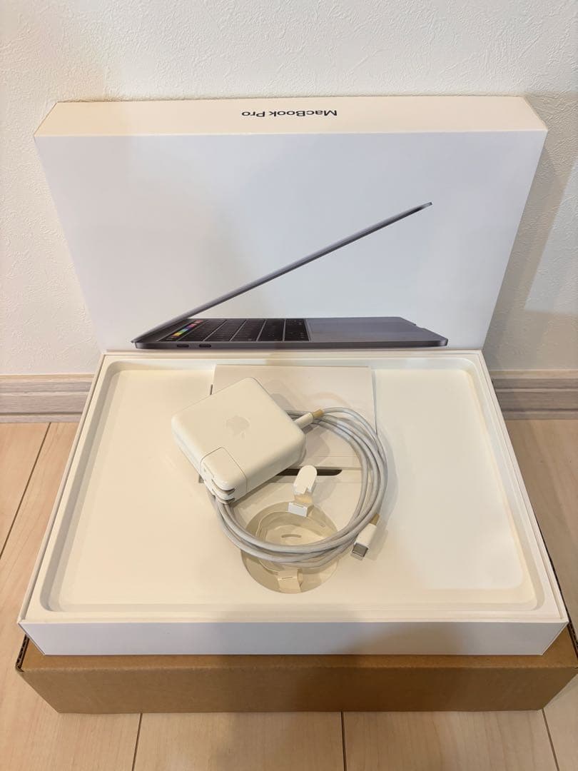 【美品 使用少】Apple MacBook Pro 13インチ Corei5