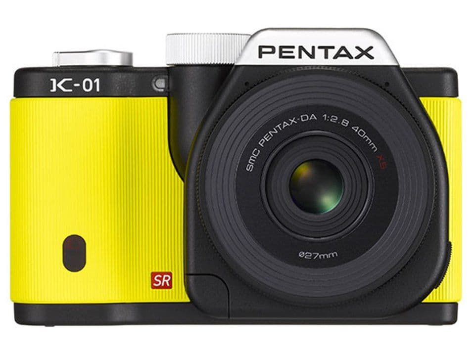 PENTAX K-01 ボディ+ DA 40 mm f / 2.8 XSレンズ