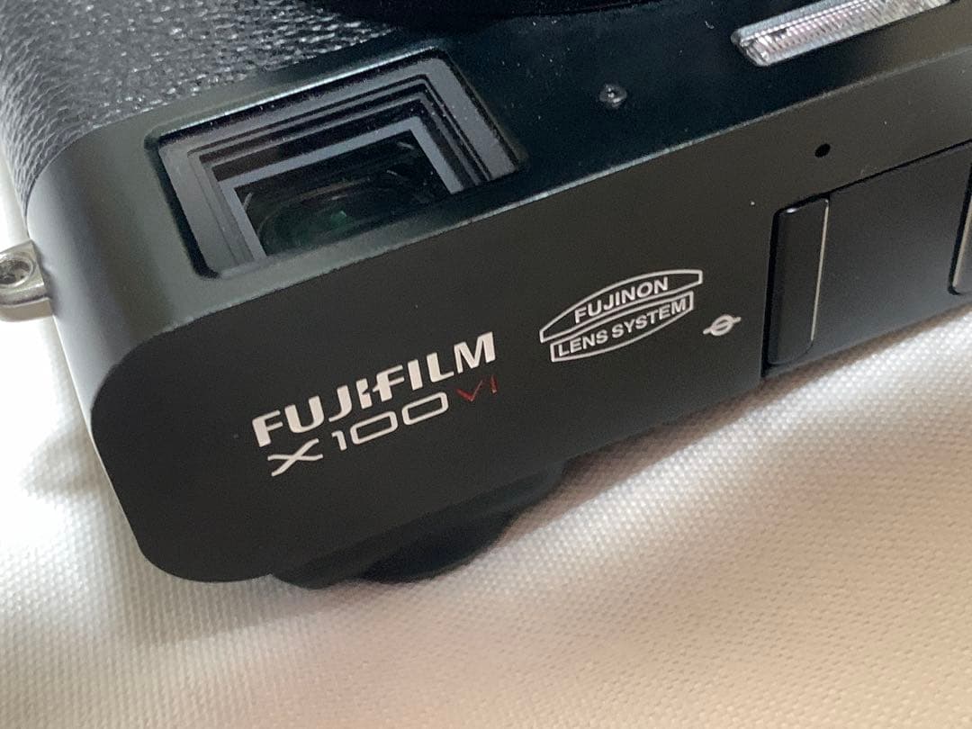 中古品　FUJIFILM X100VI ブラック