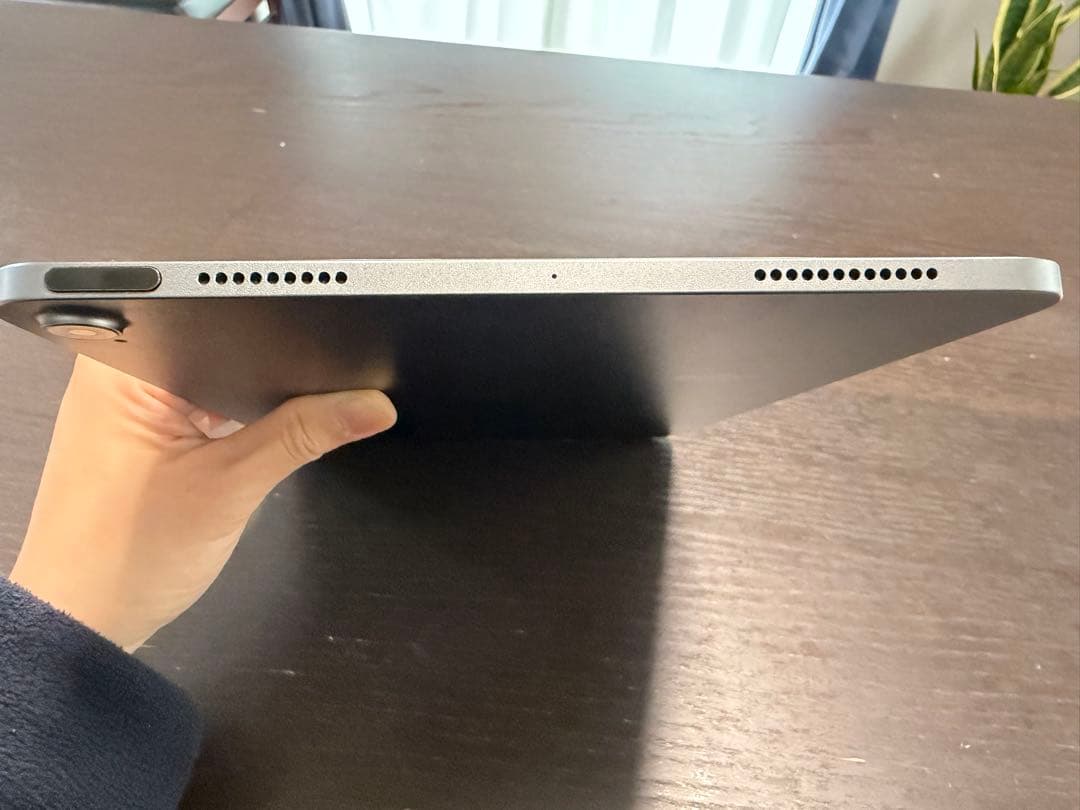 Apple iPad Air 5 本体　スペースグレイ　Wi-Fiモデル
