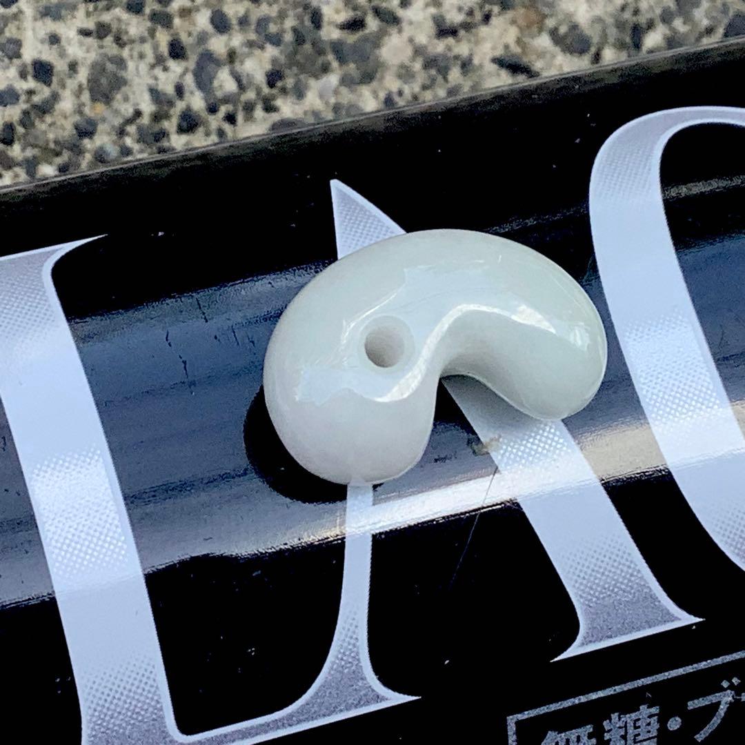 ✳極上高品質*混ざり無しの単色‼️ 糸魚川翡翠勾玉ジェダイト　吉祥開運　本物を…
