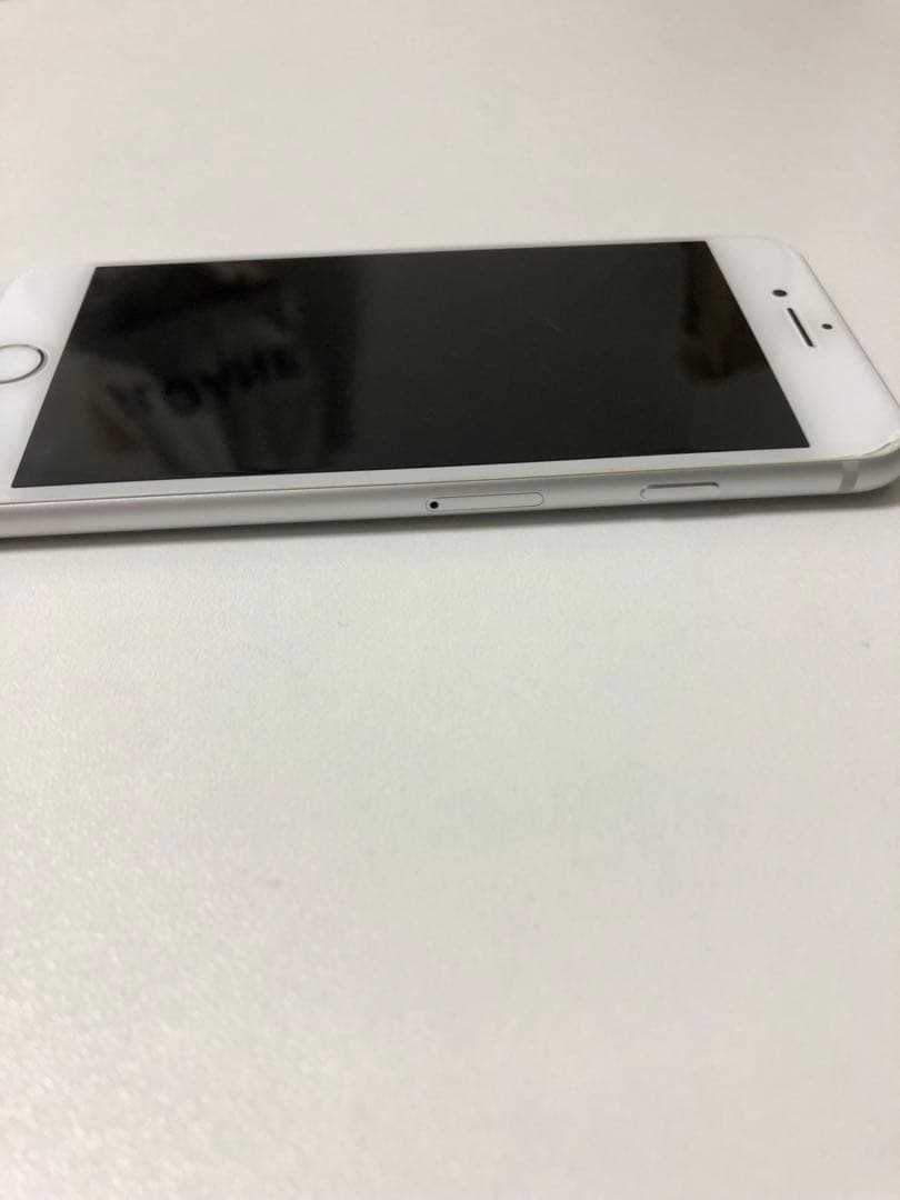 【バッテリー80％以上】 iPhone 8 シルバー 64GB SIMフリー
