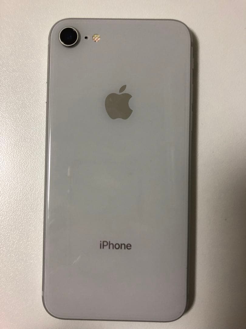 【バッテリー80％以上】 iPhone 8 シルバー 64GB SIMフリー