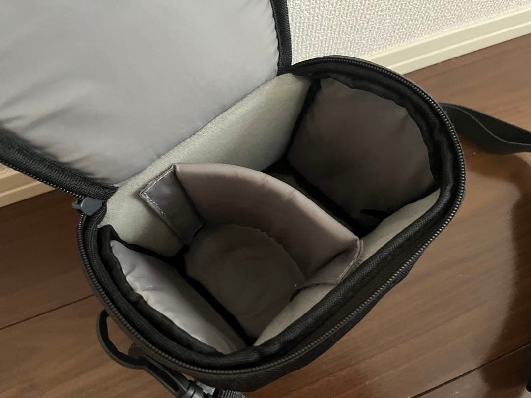 SONY α6100ミラーレス一眼　カメラケース付