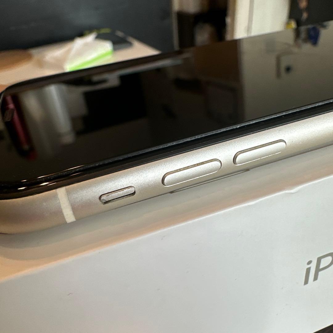 iPhone 11 ホワイト