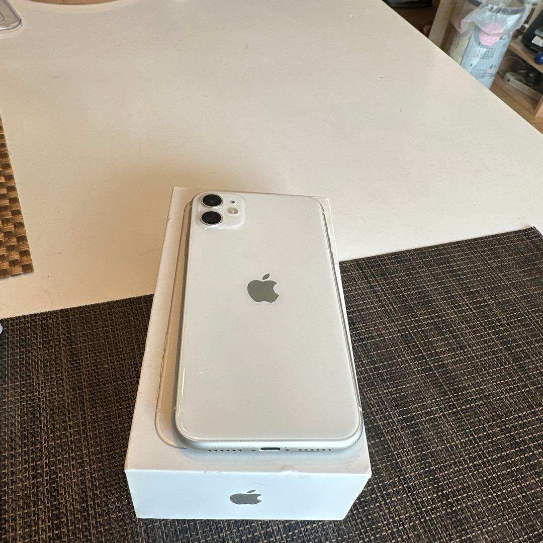 iPhone 11 ホワイト