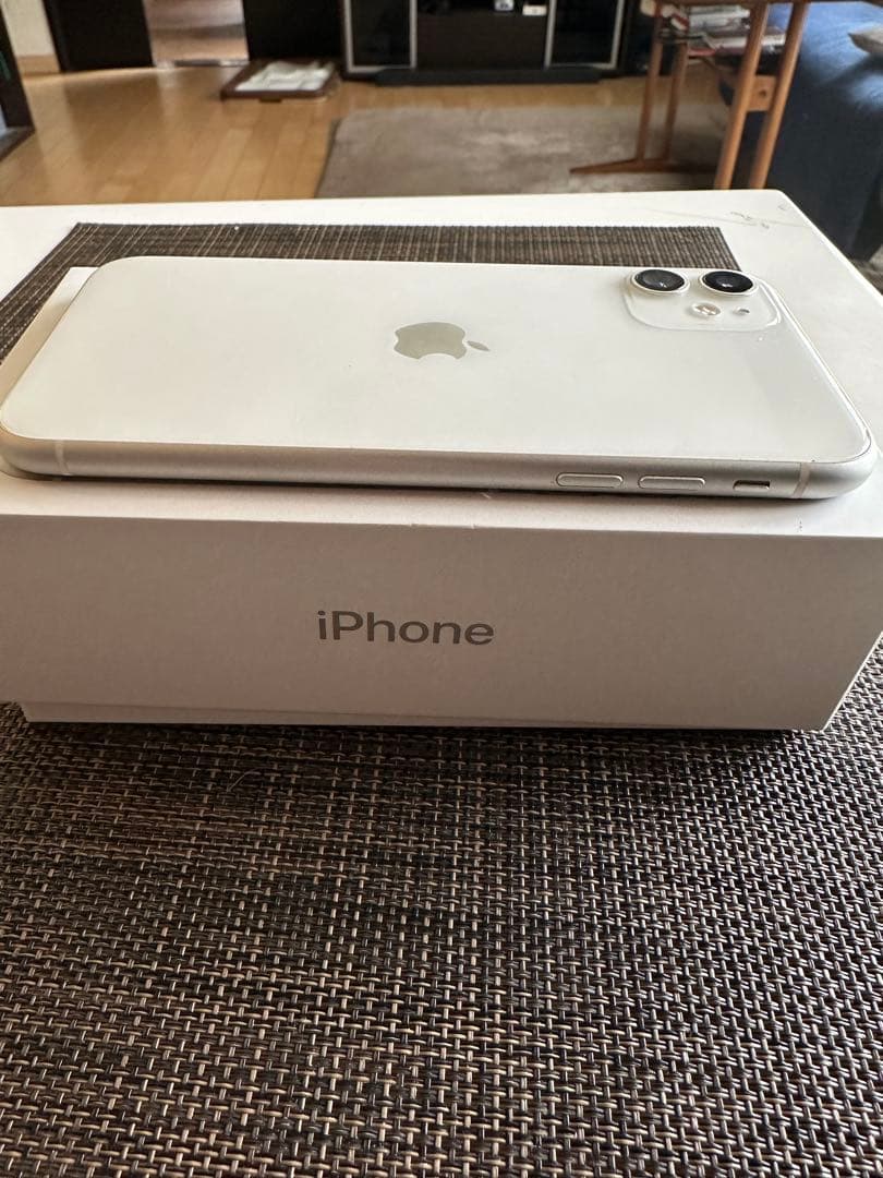 iPhone 11 ホワイト