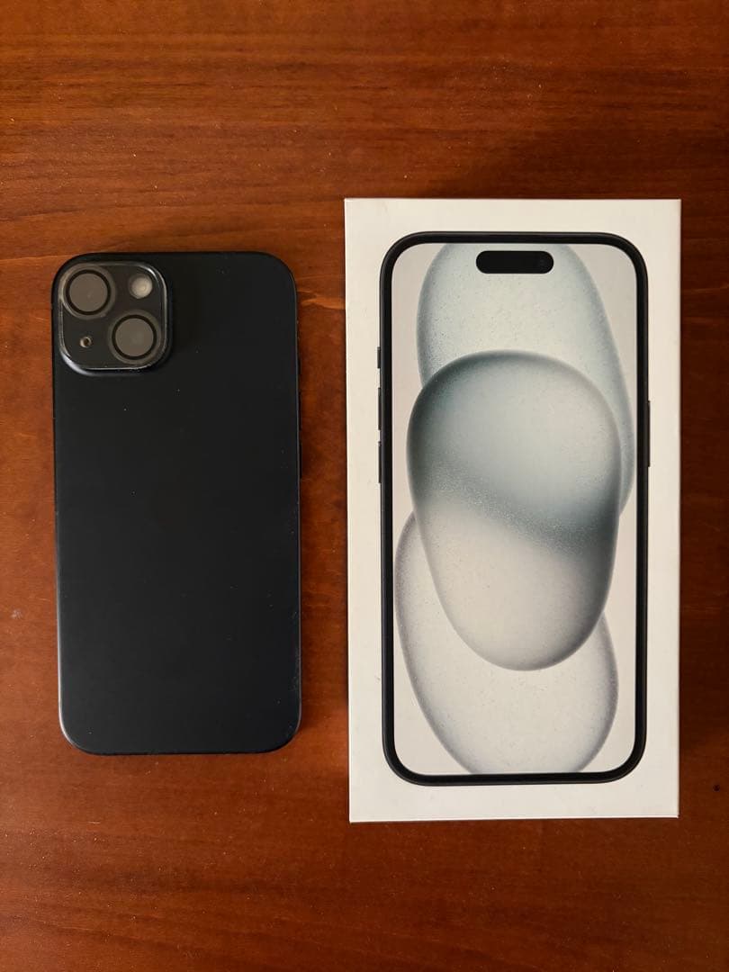 Apple iPhone 15 256GB Black ブラック 美品 箱あり