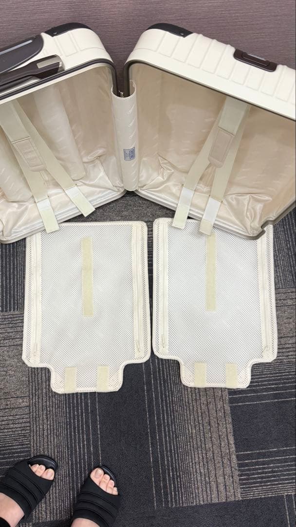 美品 RIMOWA LIMBO リモワ リンボ 32L 4輪 キャリーケース