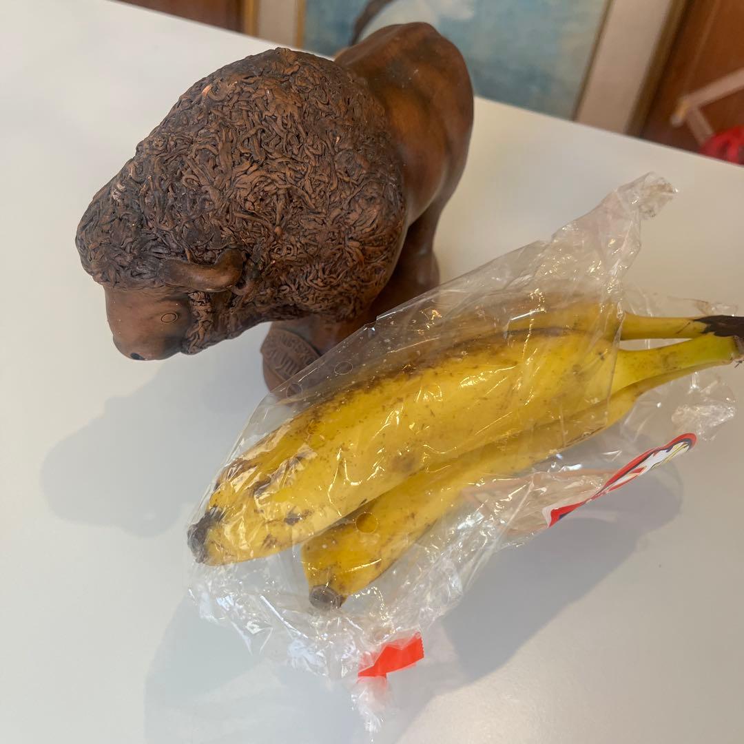 陶器製バイソン彫刻 約10cm