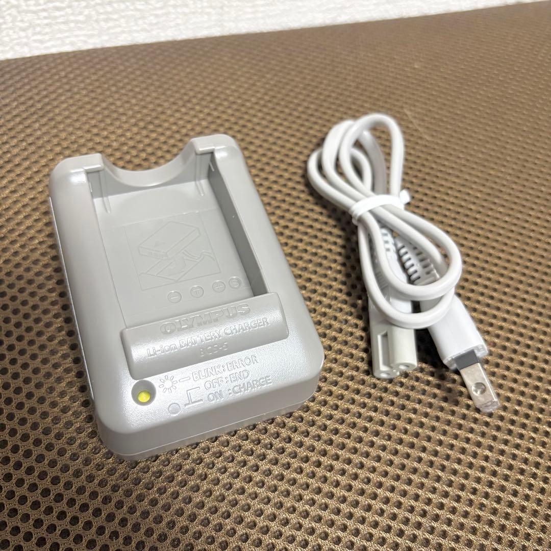 【美品】OLYMPUS PEN E-PL8 ボディ 充電器 オリンパス