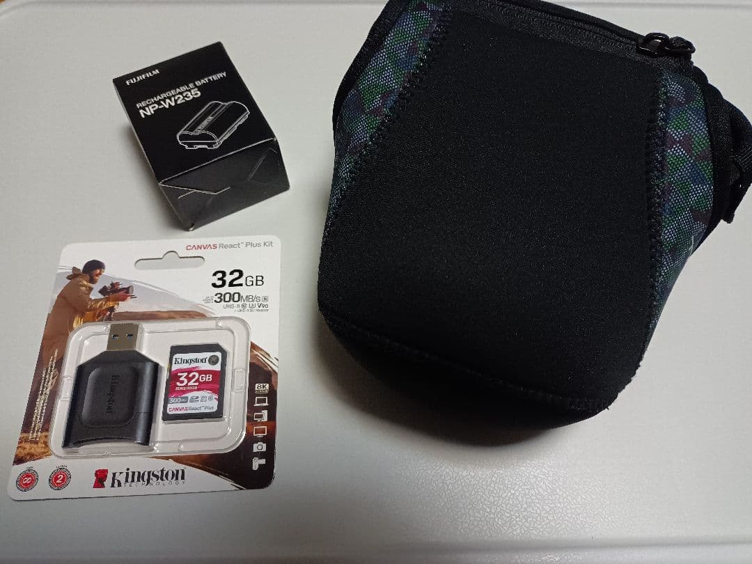 【美品】FUJIFILM X-T4 レンズキット16-80mm F4