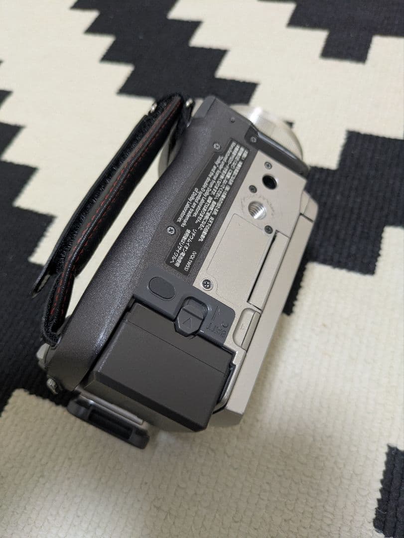 HDC-TM300　デジタルハイビジョンビデオカメラ　Panasonic