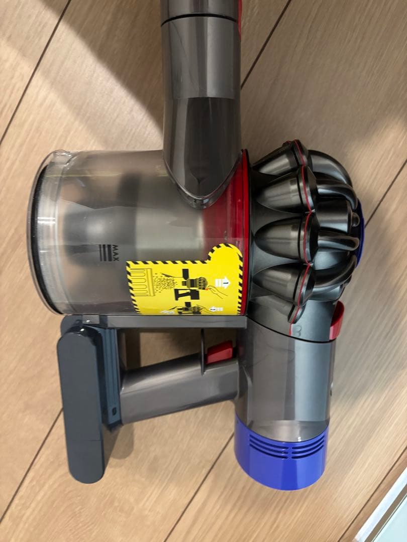 ダイソン V7 コードレス掃除機 本体と付属品 スタンド付き バッテリー交換済み