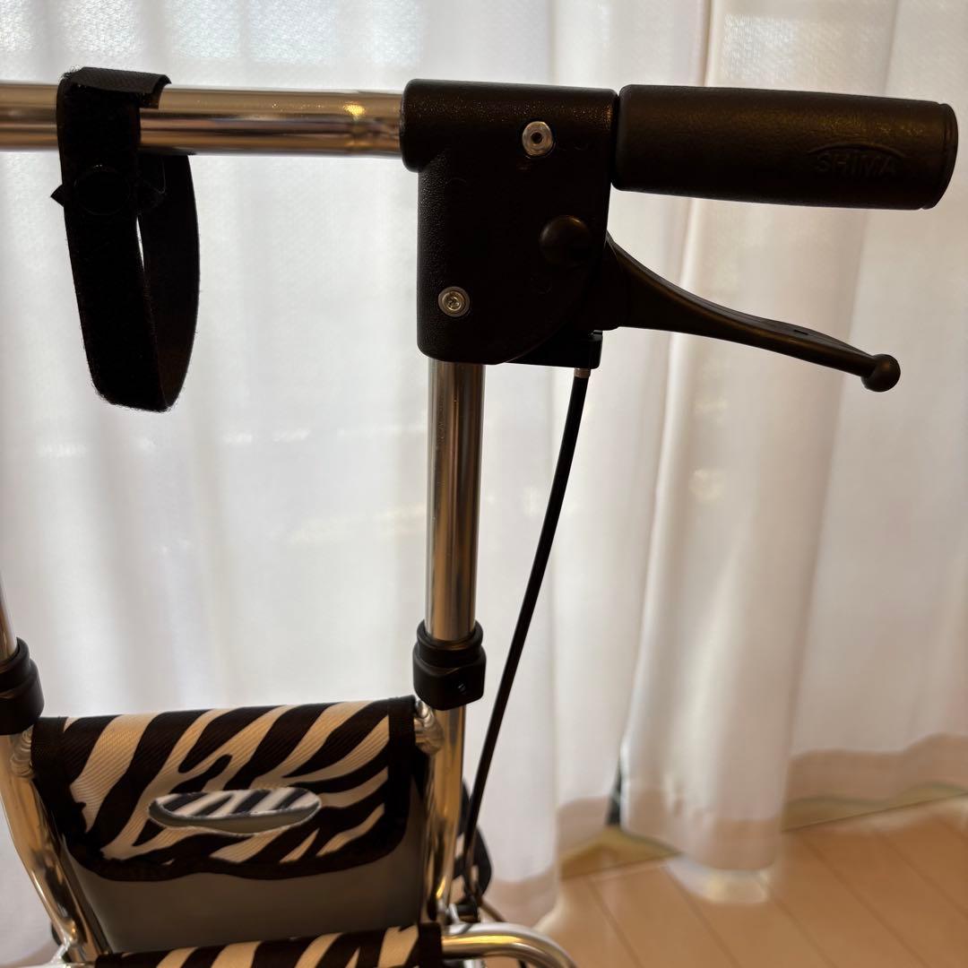 美品　ケアマックスコーポレーション シルバーカー アソシエ 折り畳み式