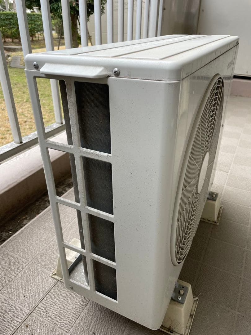 ホワイト 壁掛け型エアコン本体