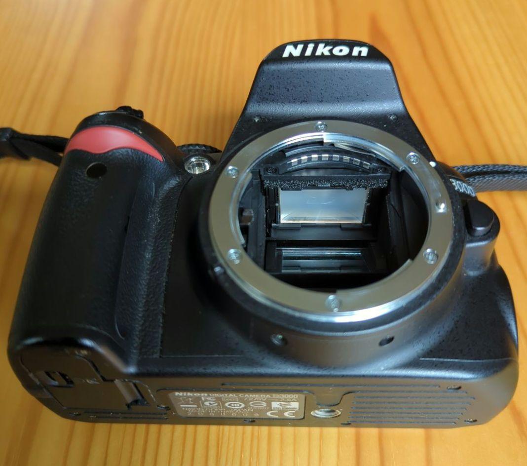NIKON ニコンD3000 ボディ　デジタル一眼レフカメラ　匿名発送