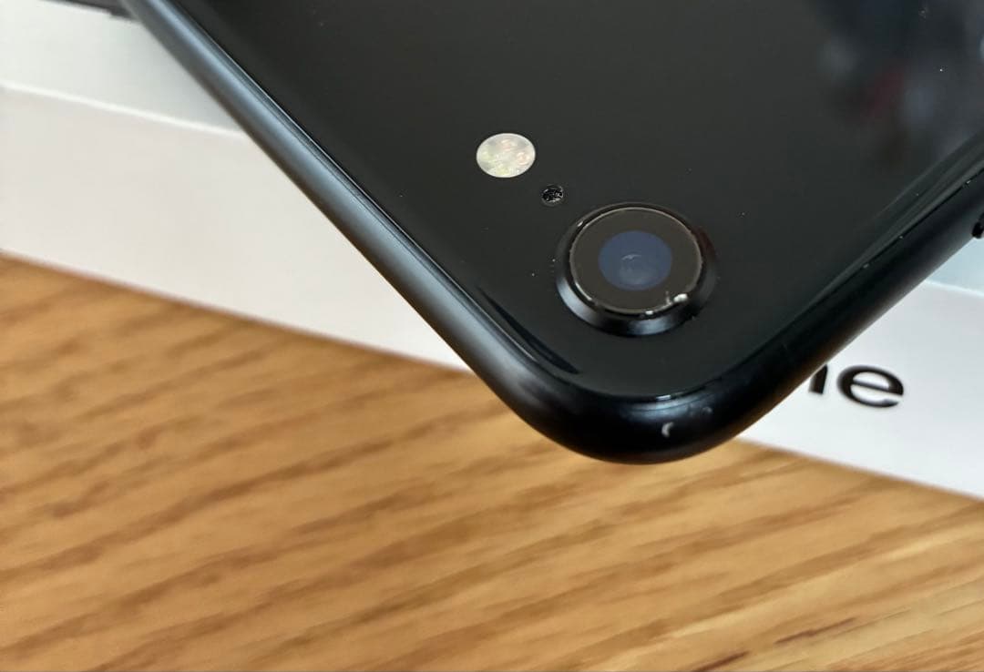 Apple iPhoneSE ブラック 本体