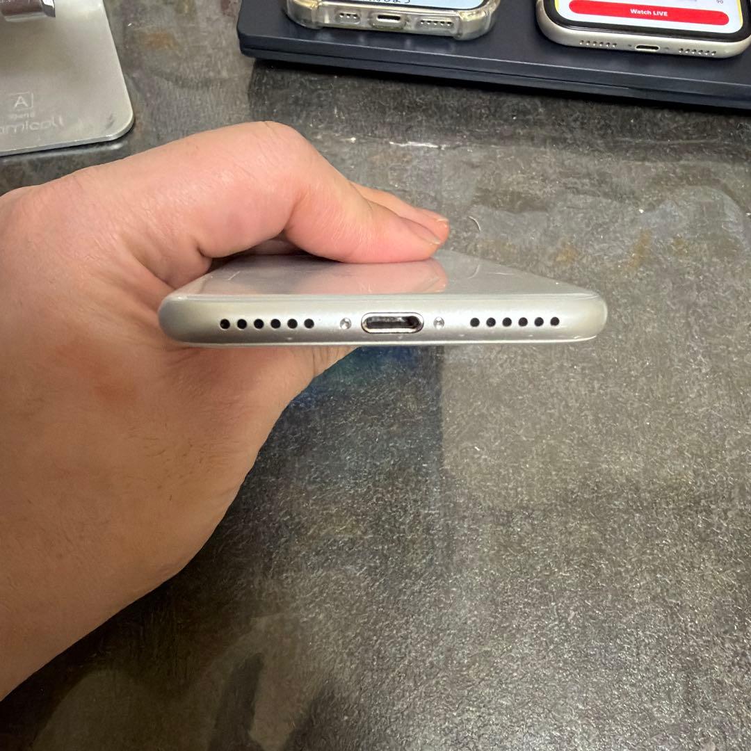 中古　Apple iPhone 8 64GB SIMフリー