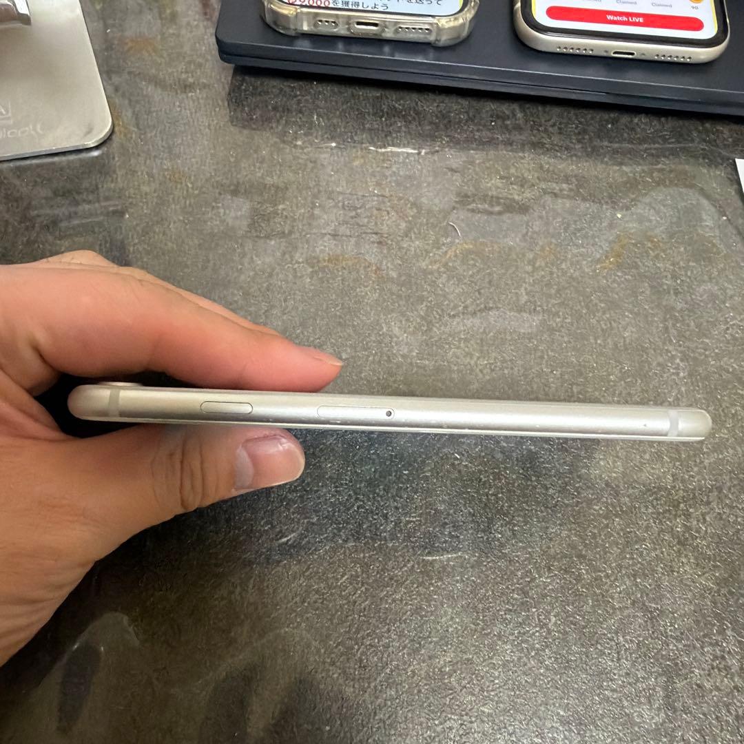 中古　Apple iPhone 8 64GB SIMフリー