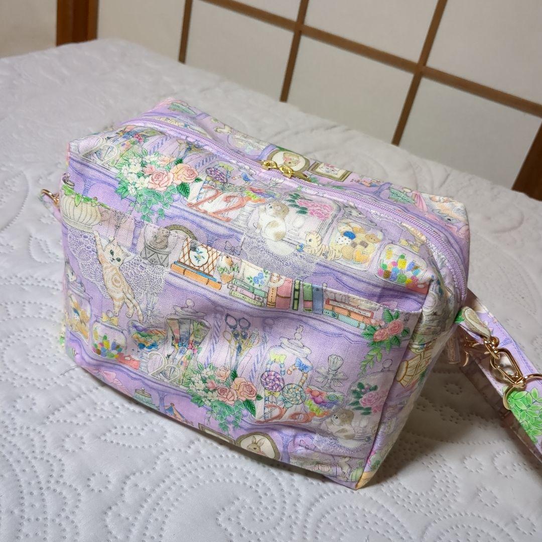 ぎんのすけ&きらら…マチ広めボックス型 ショルダー…ユキエモンキャビネット