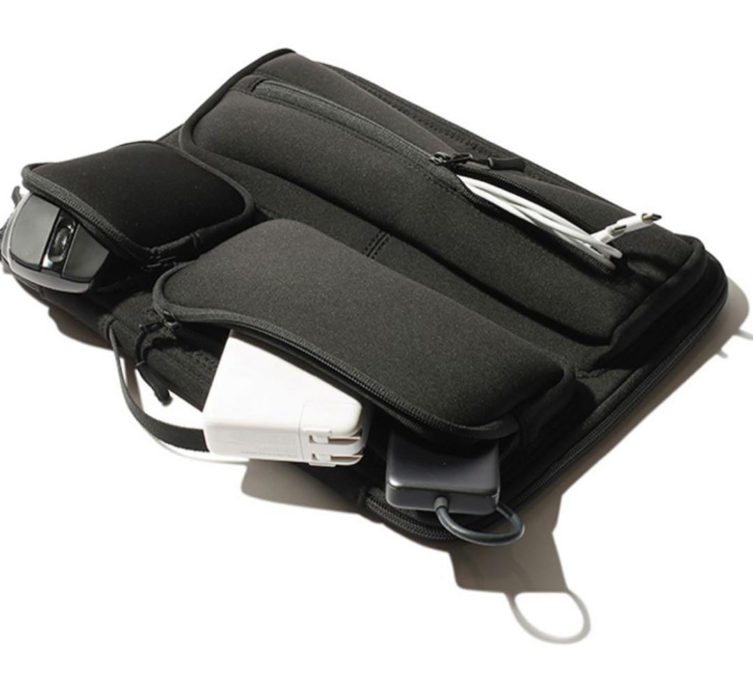 ノートPCケース  peak Multi Storage Laptop Case