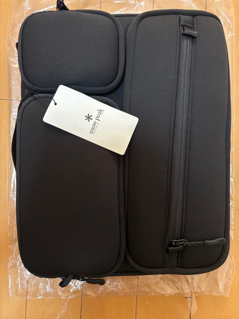 ノートPCケース  peak Multi Storage Laptop Case