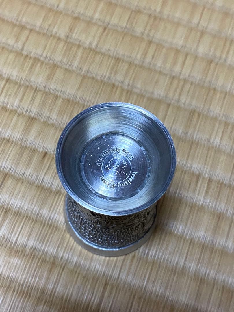 メタル製 ショットグラス 3個セット 金属 彫刻入り コップ シルバー 銀 器