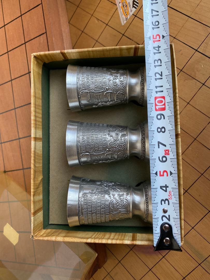 メタル製 ショットグラス 3個セット 金属 彫刻入り コップ シルバー 銀 器