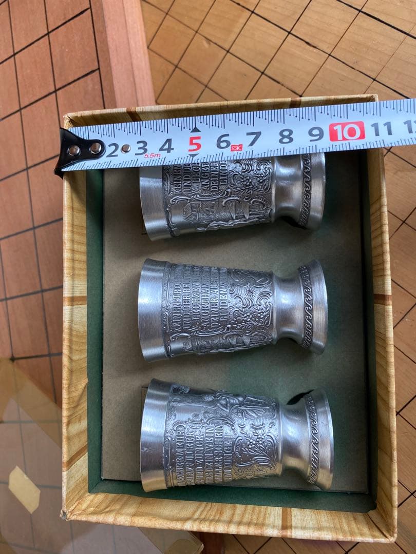 メタル製 ショットグラス 3個セット 金属 彫刻入り コップ シルバー 銀 器