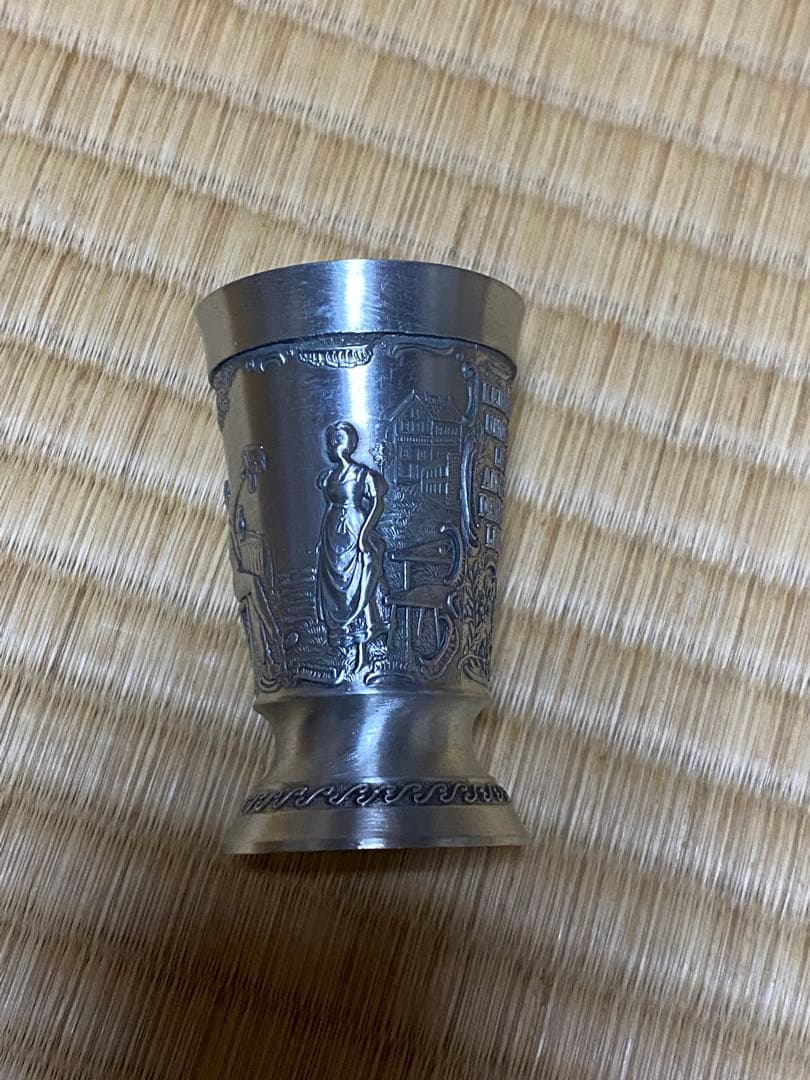 メタル製 ショットグラス 3個セット 金属 彫刻入り コップ シルバー 銀 器