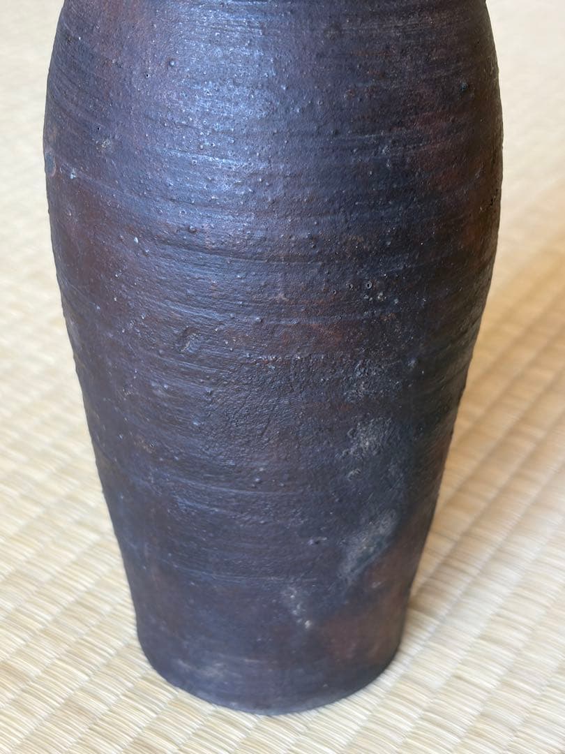 琉球 壺屋焼 鬼の腕 陶器製ダークブラウン瓶