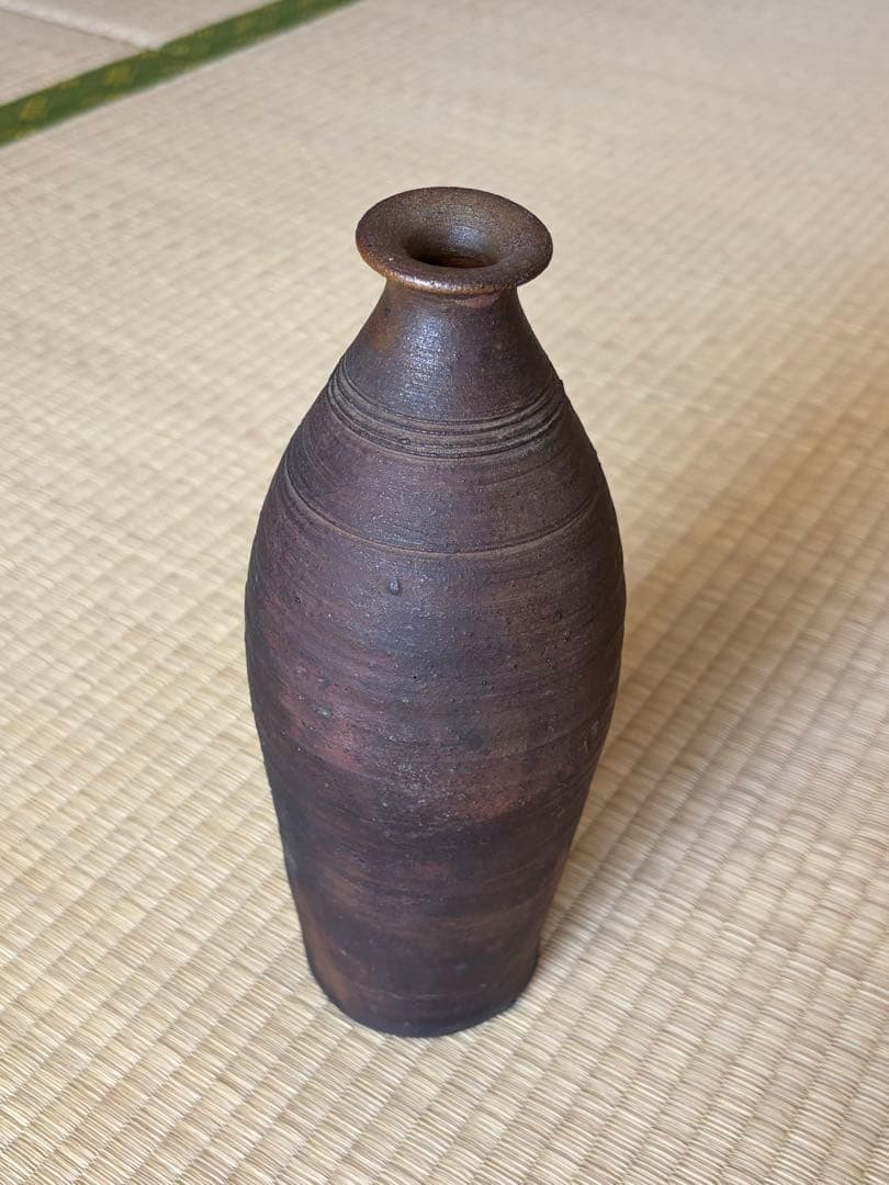 琉球 壺屋焼 鬼の腕 陶器製ダークブラウン瓶