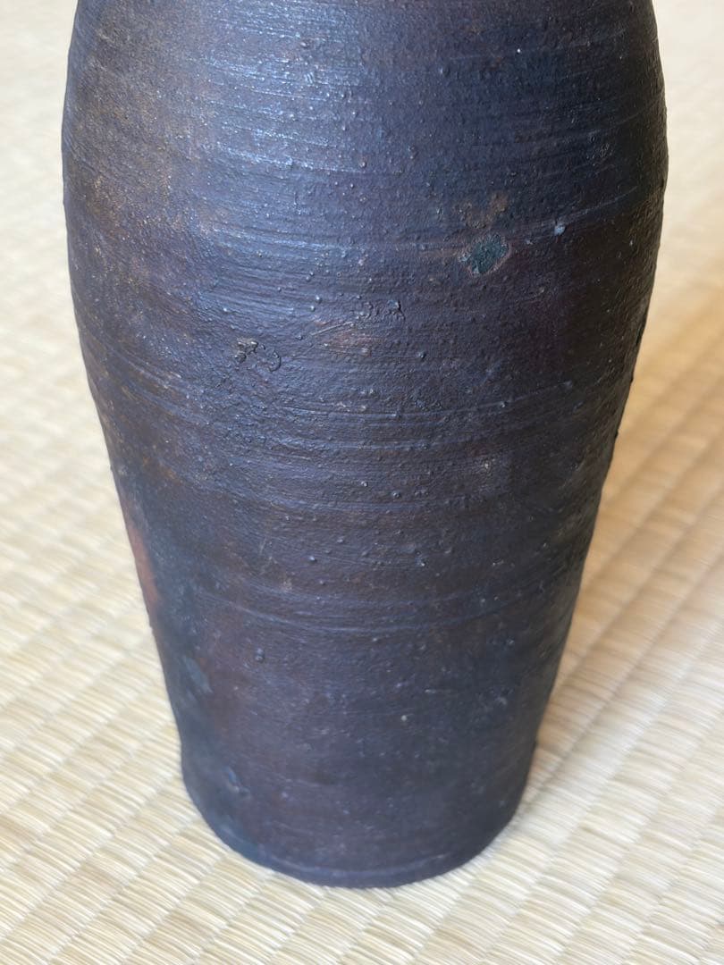 琉球 壺屋焼 鬼の腕 陶器製ダークブラウン瓶