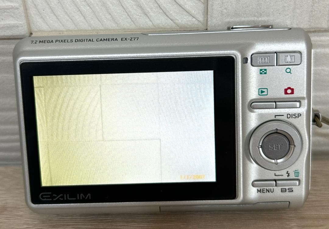 【美品】カシオ CASIO EXILIM EX-Z77 シルバー