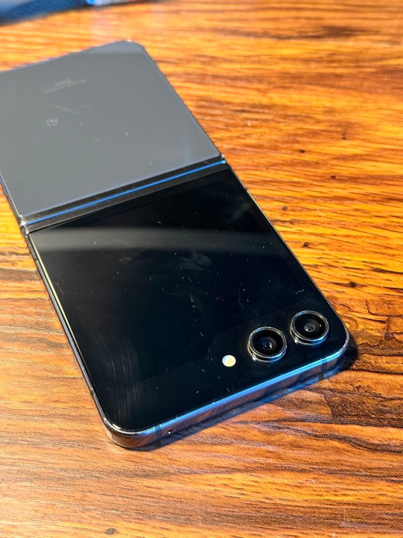 Galaxy Z Flip 5 256GB ブラック au版SIMフリー