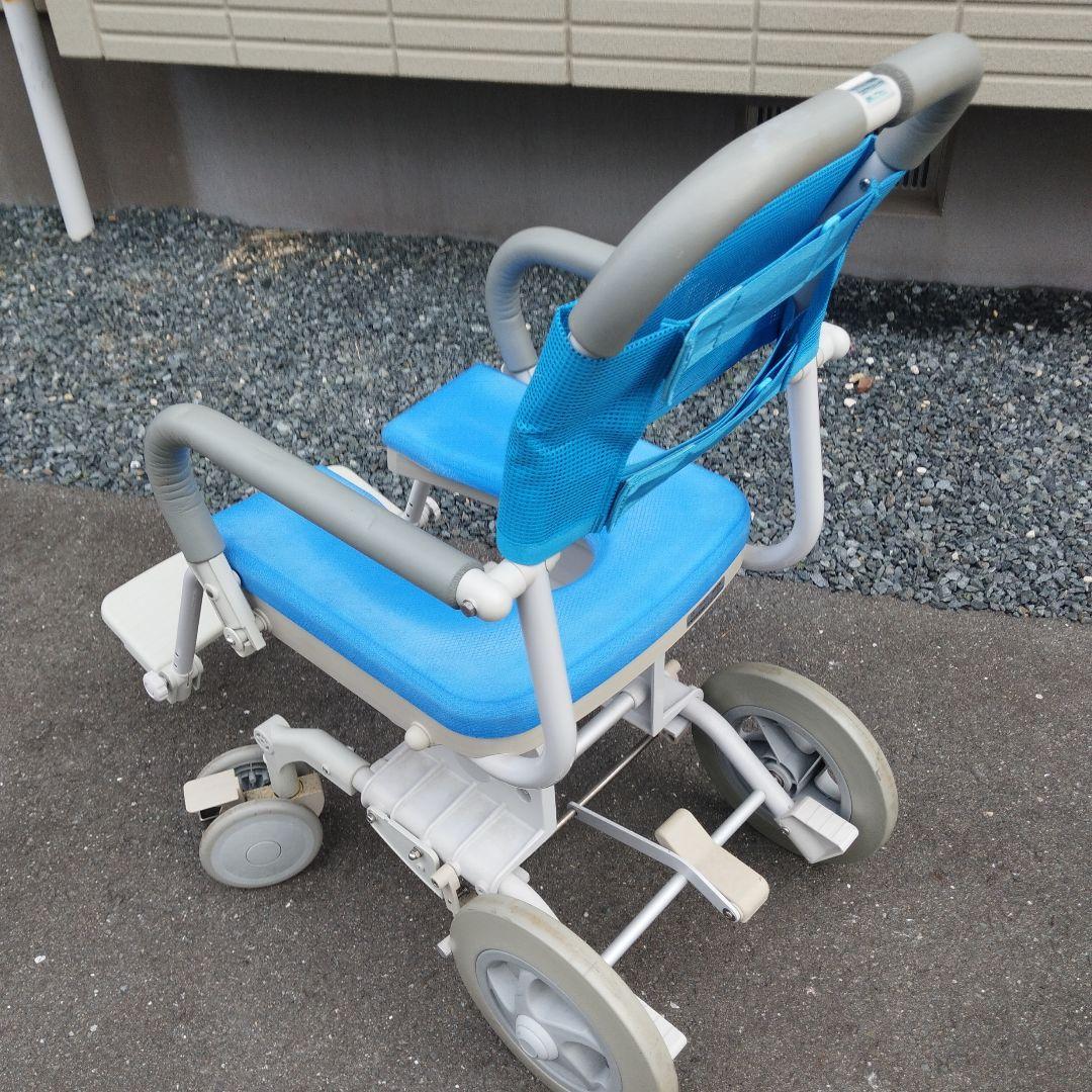 Uchie ウチエ 入浴用車椅子 シャワーキャリー U字型