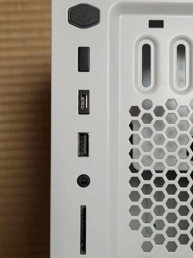 PCケース　Silencio S400 White【未使用・開封済み】