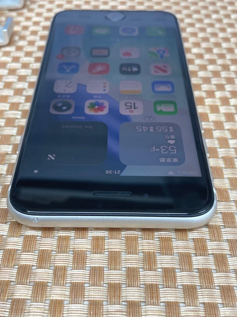 iPhone SE 第3世代 128GBスターライトSIMフリー【8868】