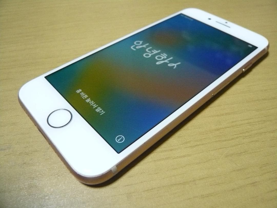 iPhone8 ゴールド 64GB SIMフリー バッテリー100%