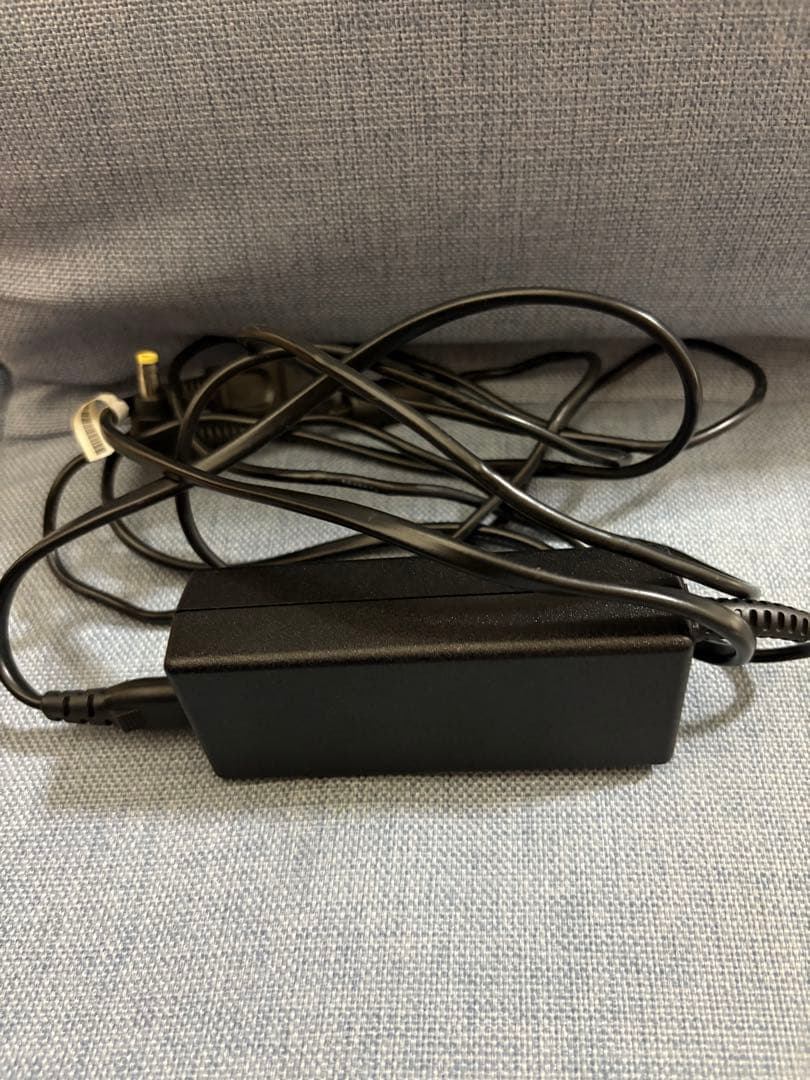 ノートパソコン　富士通　Windows8.1 LIFEBOOK AH42/M