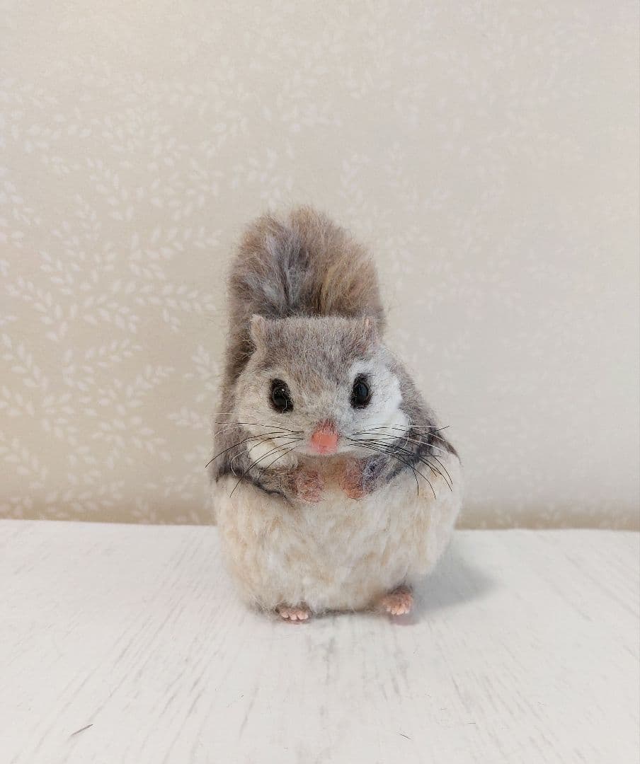 羊毛フェルト　エゾモモンガ
