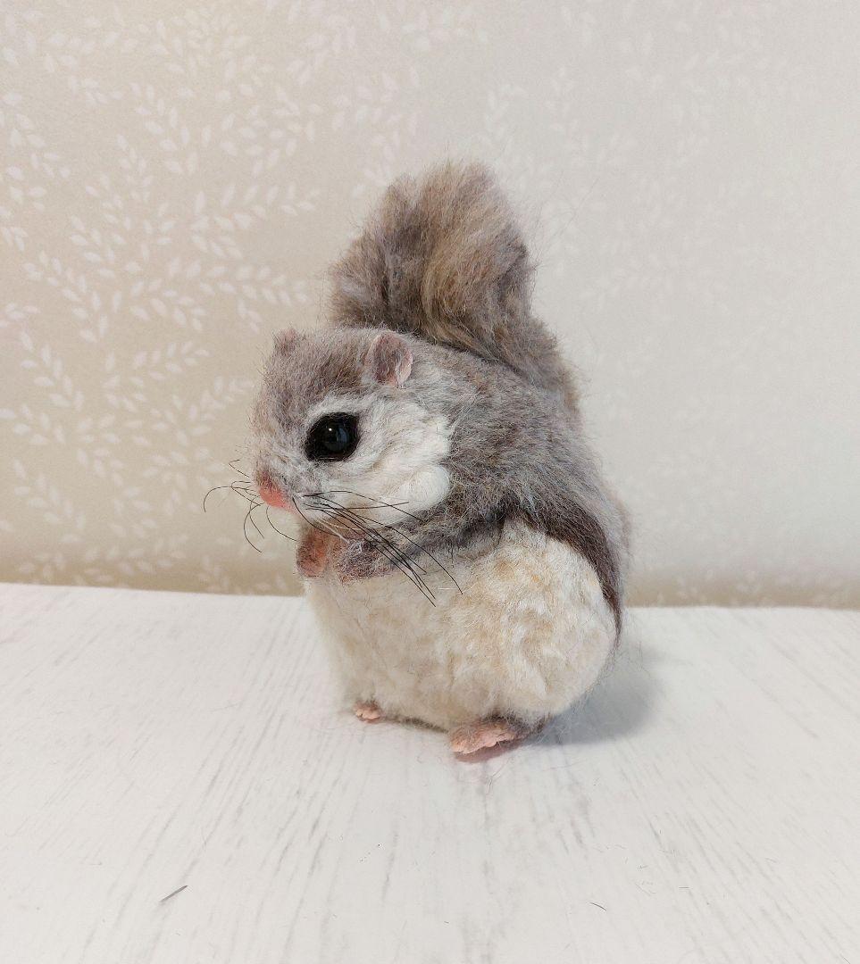 羊毛フェルト　エゾモモンガ