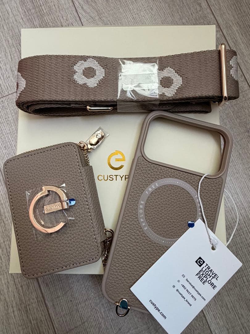 CUSTYP iPhone用ケース ショルダーストラップ付き