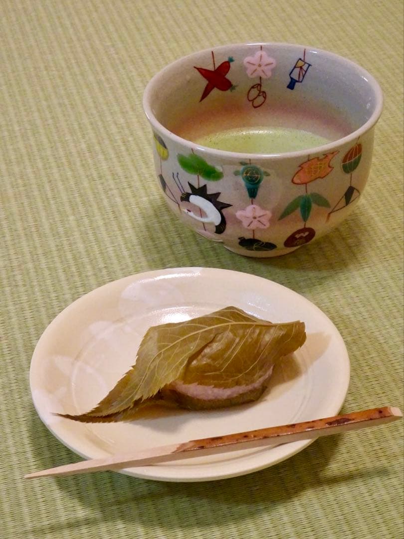 吊し雛茶碗　京都・寺尾智泉作　かわいい美品　共箱あり　雛祭りの抹茶碗　送料込み