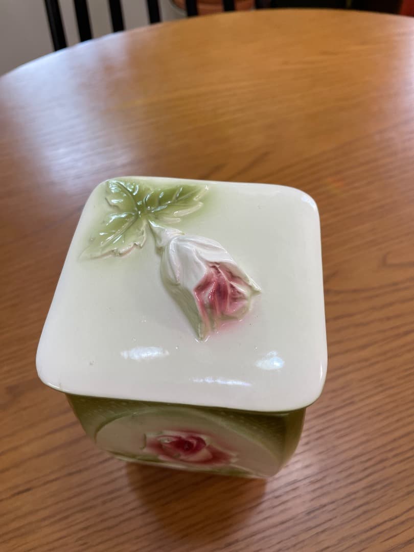 美品　imaneイマン「ダイアナローズ」シリーズ 陶器製キャニスター２個セット