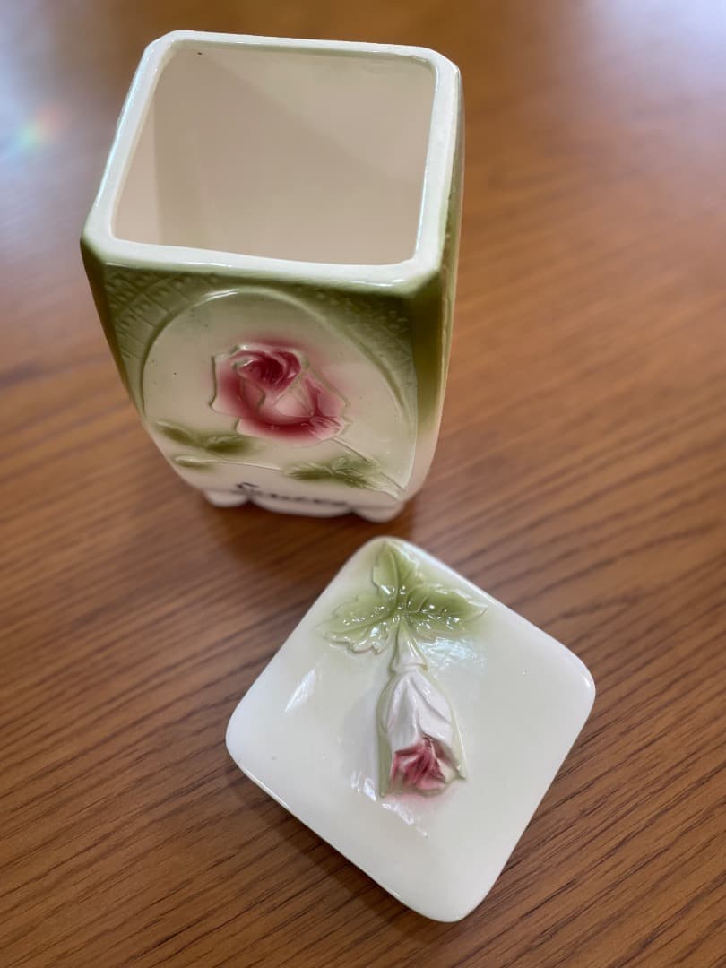 美品　imaneイマン「ダイアナローズ」シリーズ 陶器製キャニスター２個セット