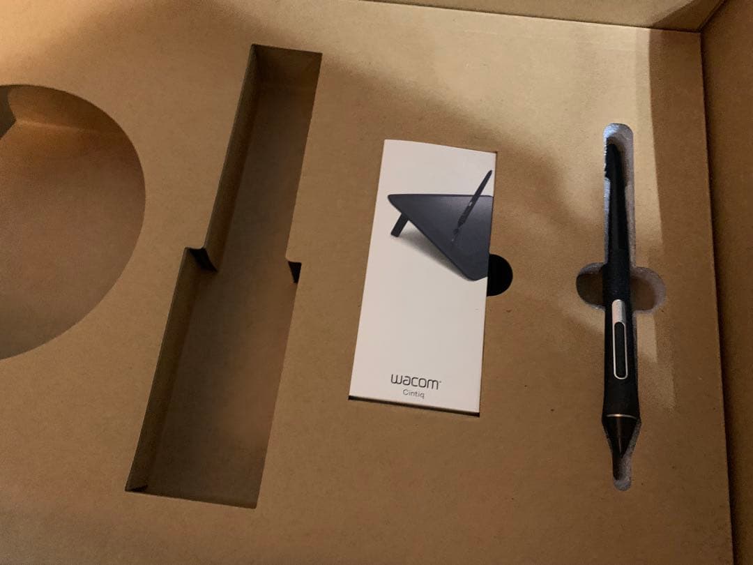 Wacom Cintiq 16 DTK-1660 フィルム貼付済