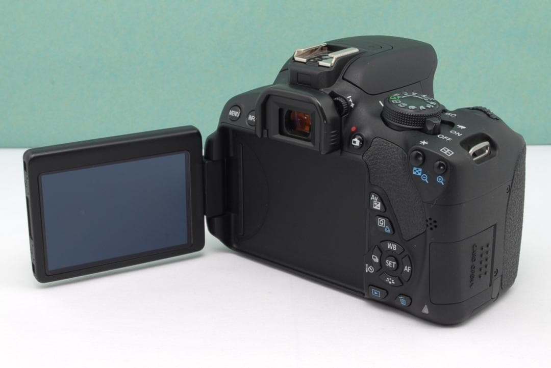 ☘️カメラデビューに✨️ Canon Kiss X7i 一眼レフ ショット数少